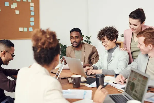 Elevating Collaborative Learning with Advanced LMS Features - pexels photo 3184339